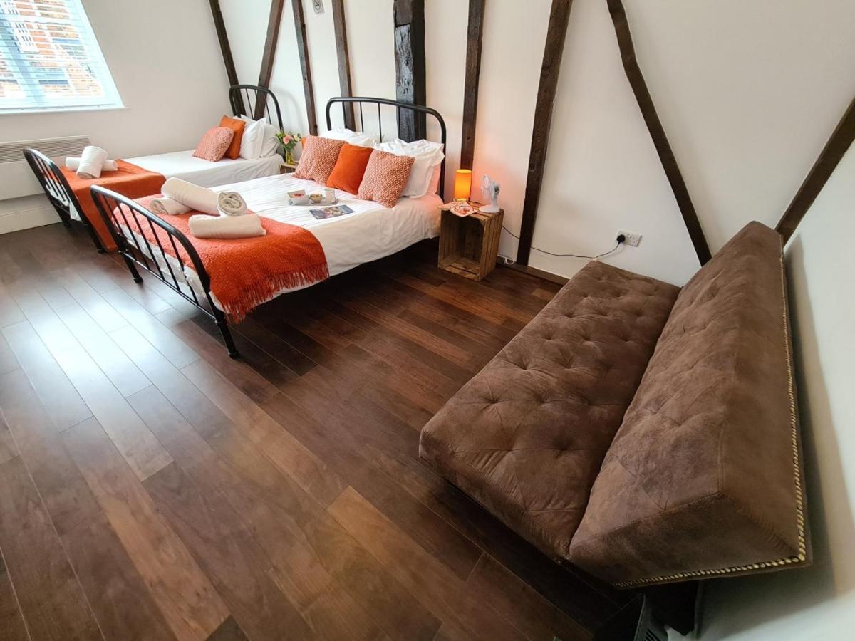 The Mews by Spires: Charming Stay with Complimentary Duck Burton-upon-Trent Exterior photo
